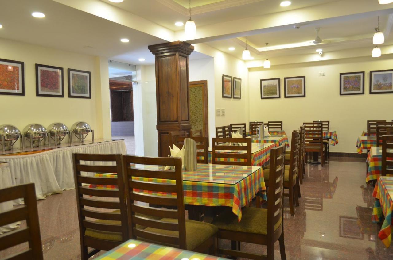 Hotel The Valley View Kashmir Srinagar  Bagian luar foto