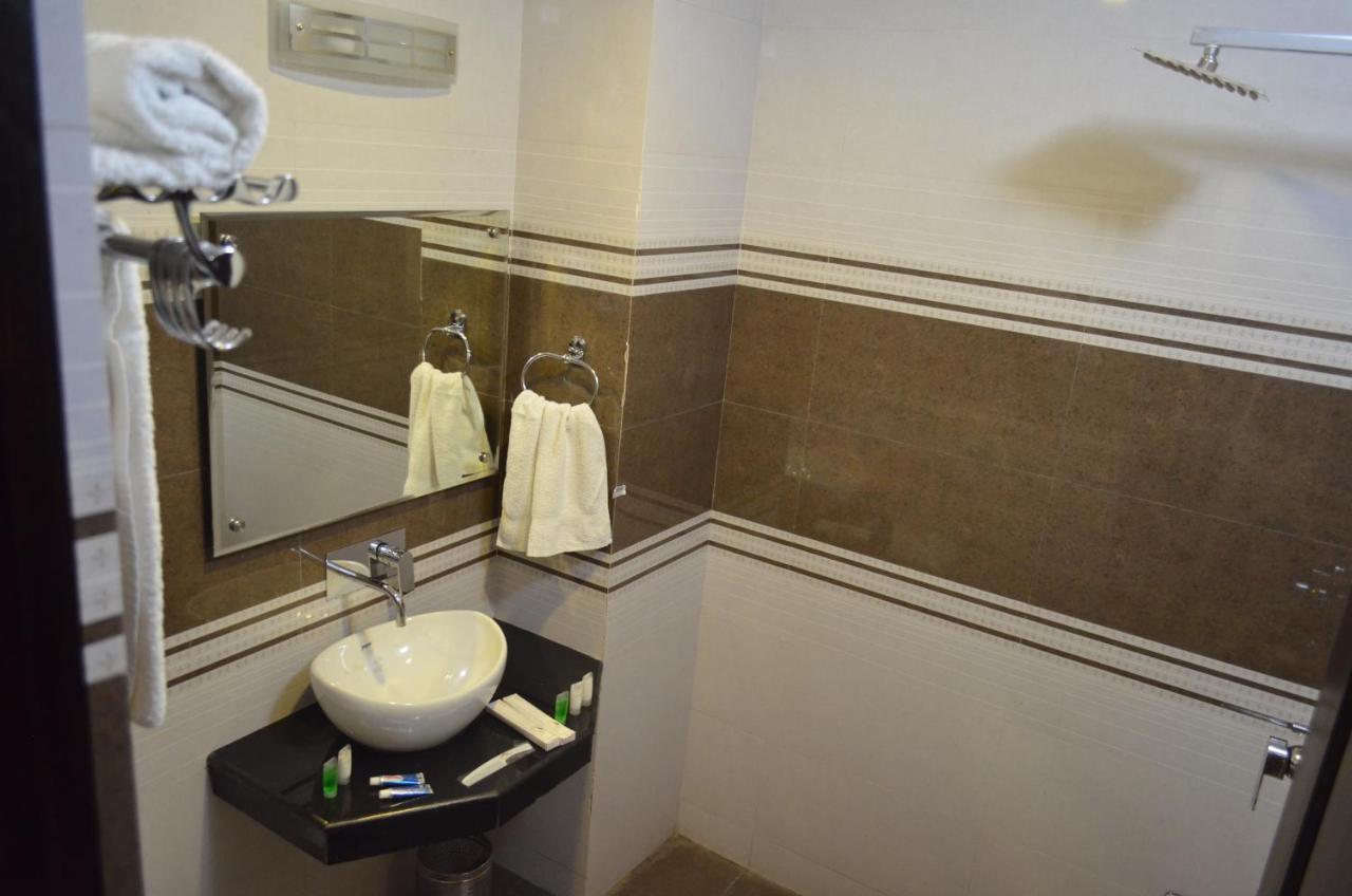 Hotel The Valley View Kashmir Srinagar  Bagian luar foto