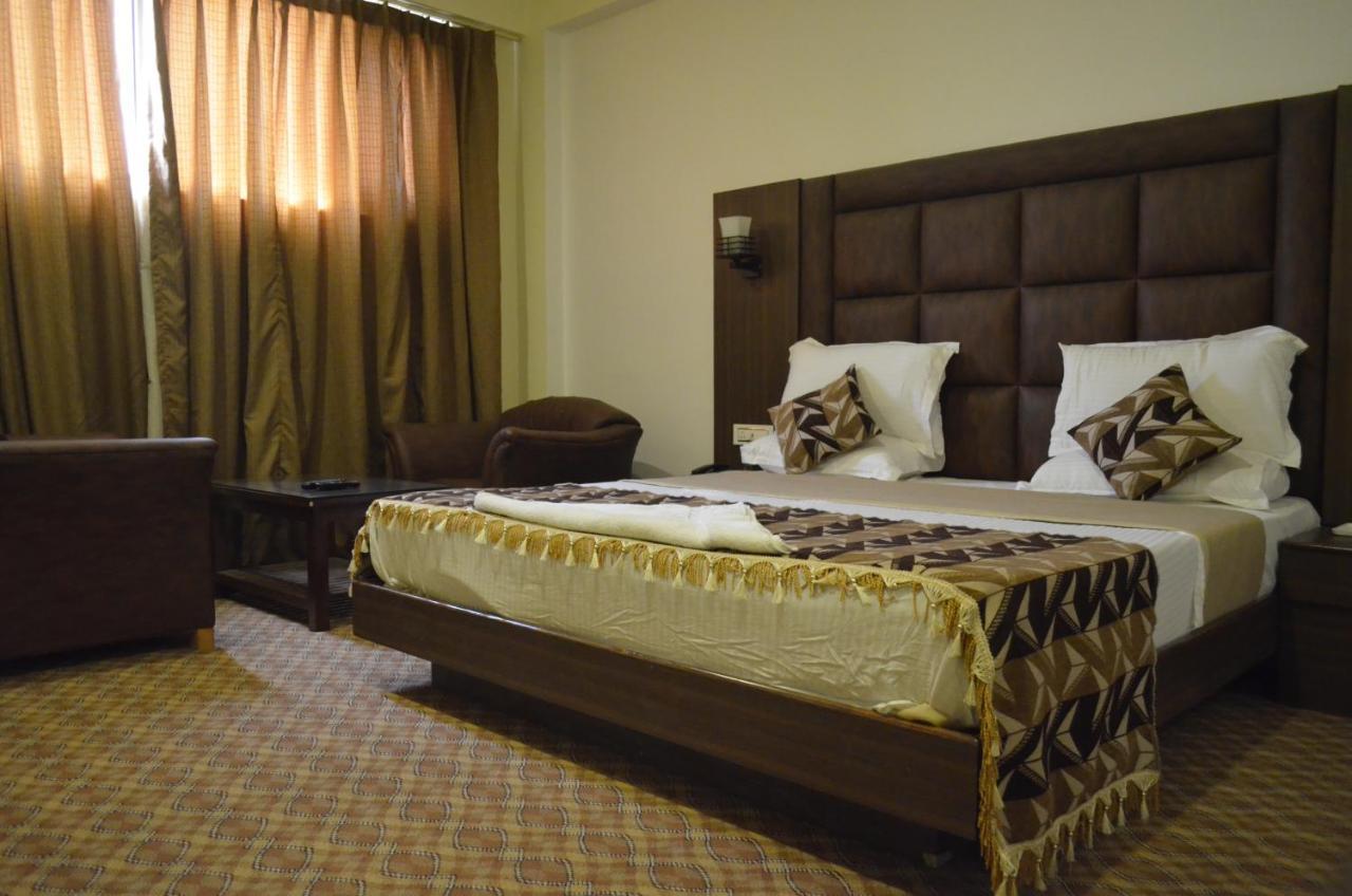 Hotel The Valley View Kashmir Srinagar  Bagian luar foto